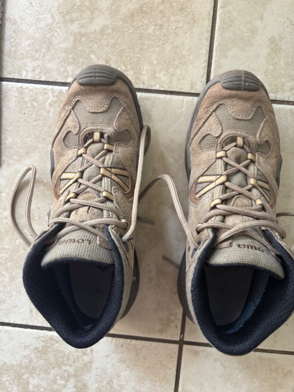 LOWA GTX Hiking Boots Size 8.5 Women